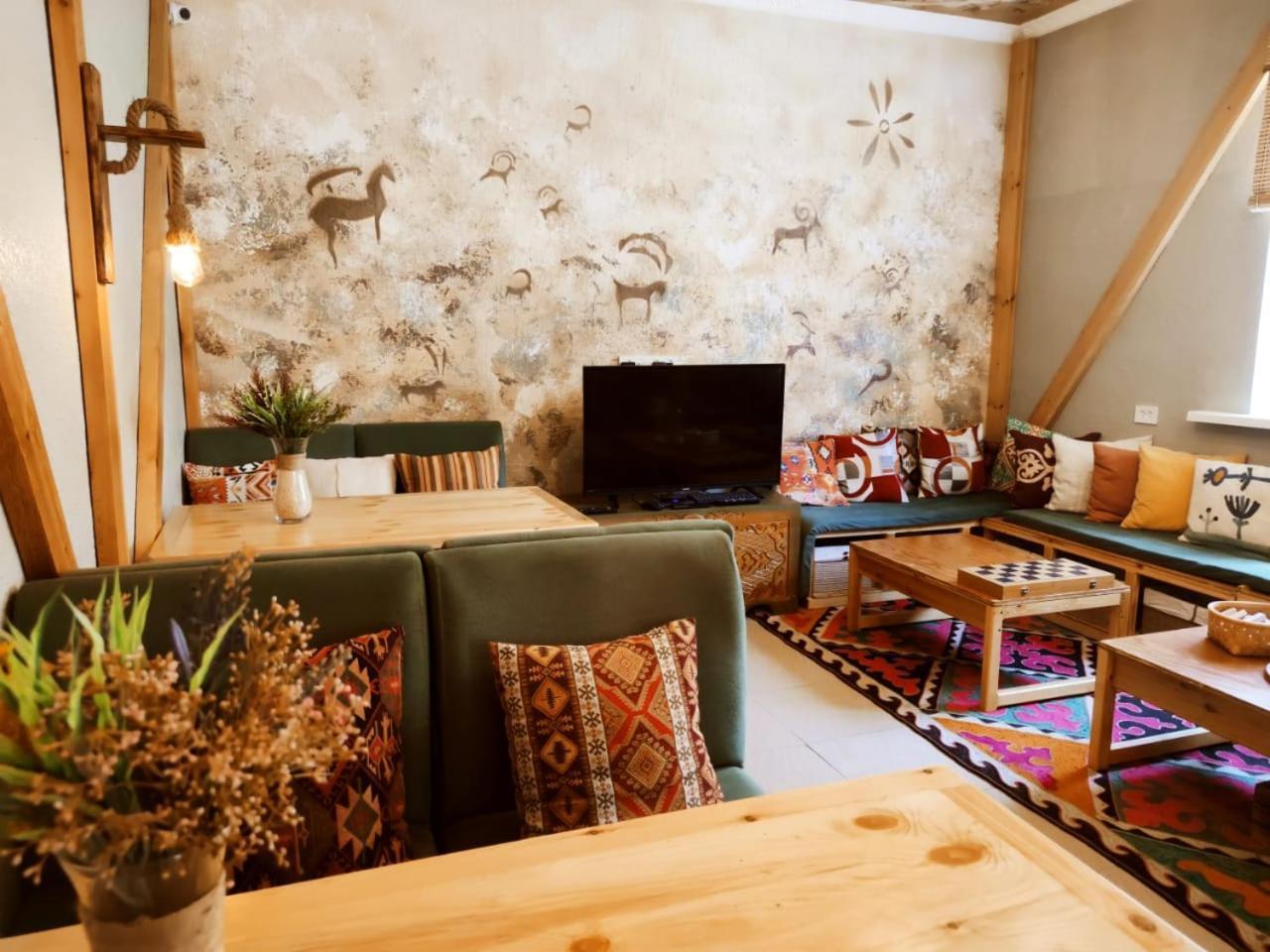 Silkroad Guesthouse 비슈케크 외부 사진